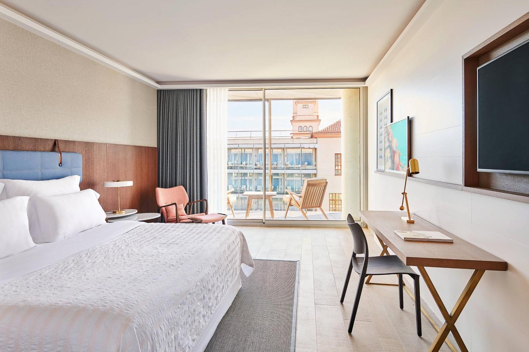 Superior Contemporary King Room Partial Sea View,1553750989:JPEG
